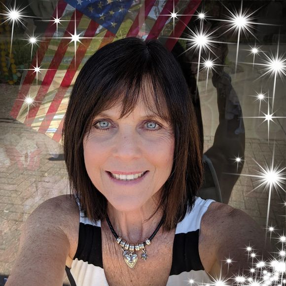 Meet your Posher, Denise - Picture 1 of 1